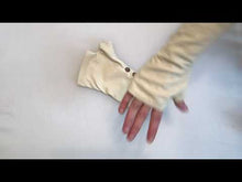 Load and play video in Gallery viewer, Silver Snaps Beige Leather Gloves
